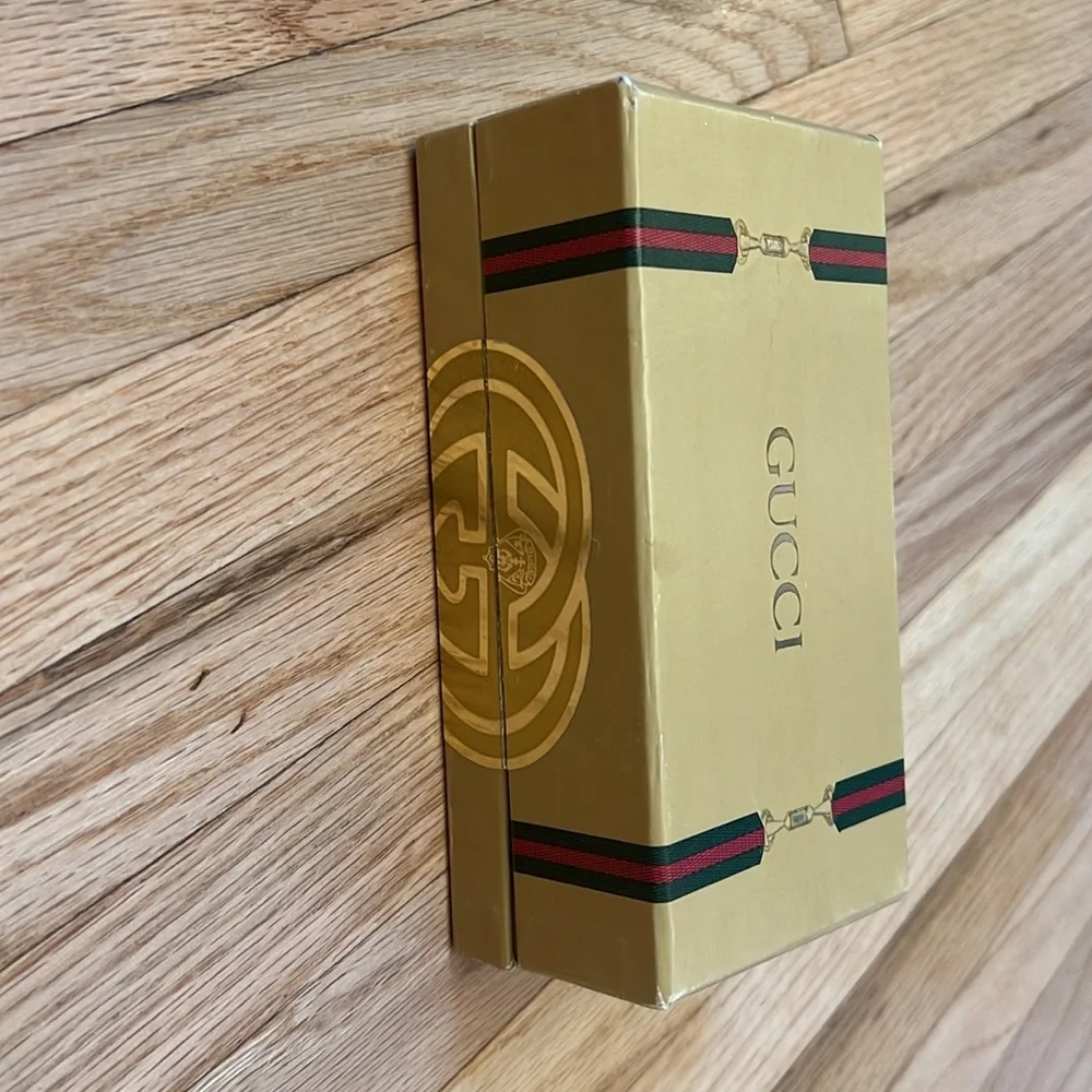 Gucci Change Bezel watch with multicolor options - Picture 3 of 13